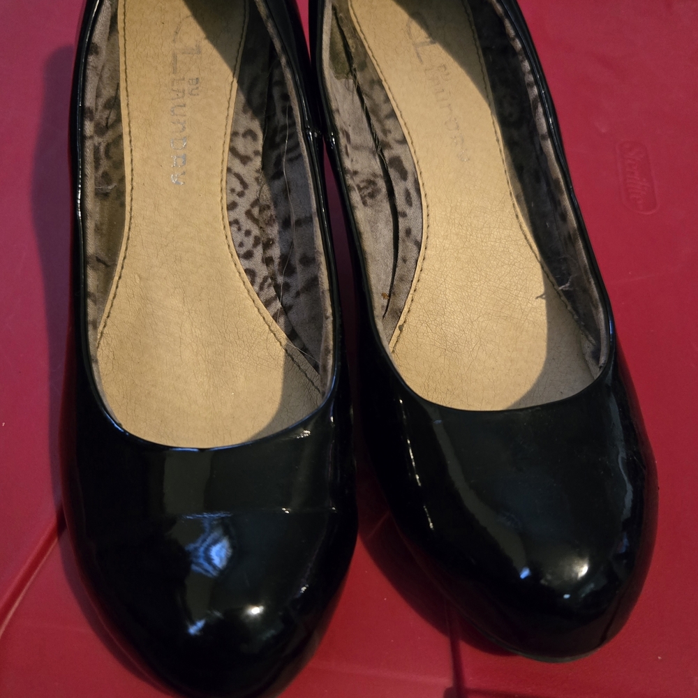Shelli Segal Black Patent Ballet Heels